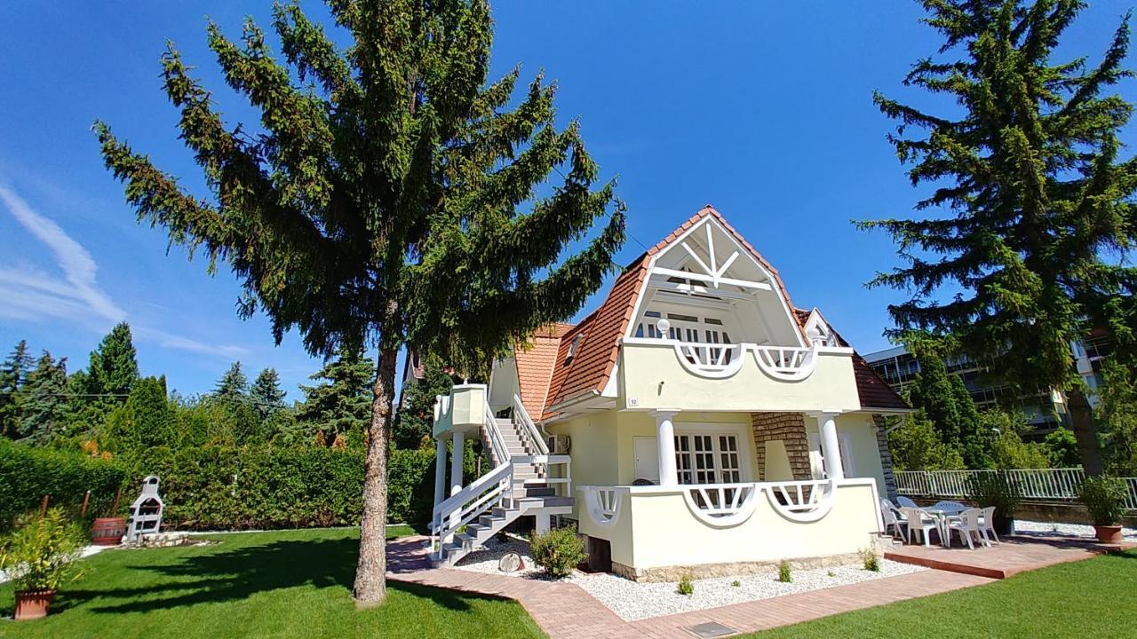 Balaton Apartman Fuered Balatonfüred Buitenkant foto